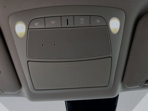 Used 2019 Nissan Rogue S w/ Special Edition Package FWD image 21