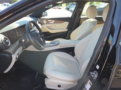 Used 2023 Mercedes-Benz E 350 4MATIC Sedan image 6