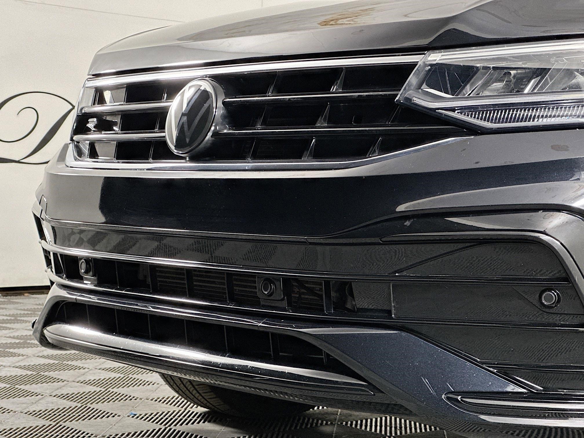 Used 2024 Volkswagen Tiguan SE R-Line AWD/4WD image 35