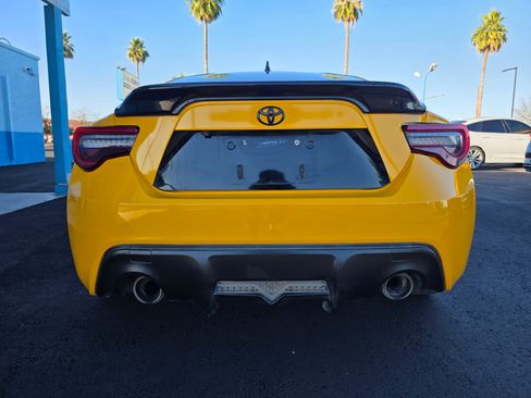 Used 2017 Toyota 86 image 4