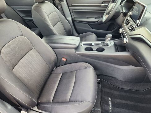 Used 2025 Nissan Altima 2.5 SV image 14