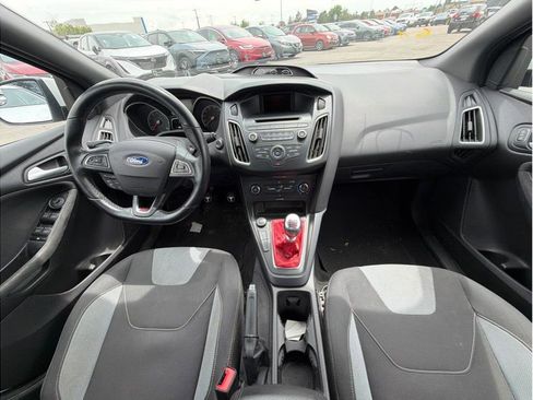 Used 2015 Ford Focus ST FWD image 4