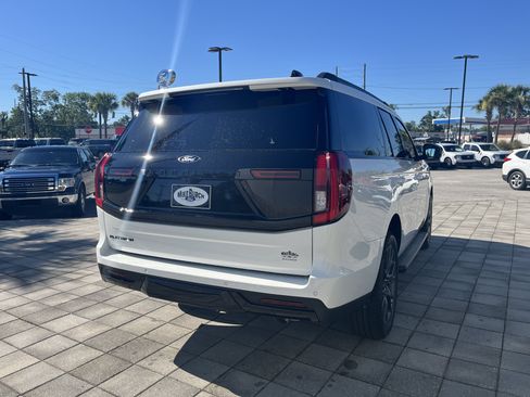 New 2026 Ford Expedition Platinum w/ Stealth Appearance Package AWD/4WD image 6