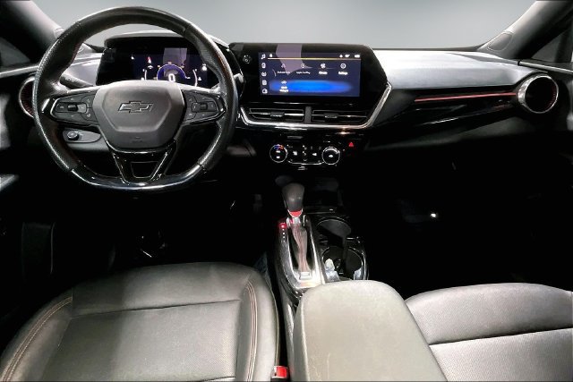 Used 2024 Chevrolet Trax RS w/ Sunroof Package FWD image 9