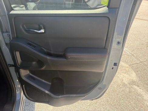 Used 2024 Nissan Frontier PRO-4X w/ Technology Package AWD/4WD image 19