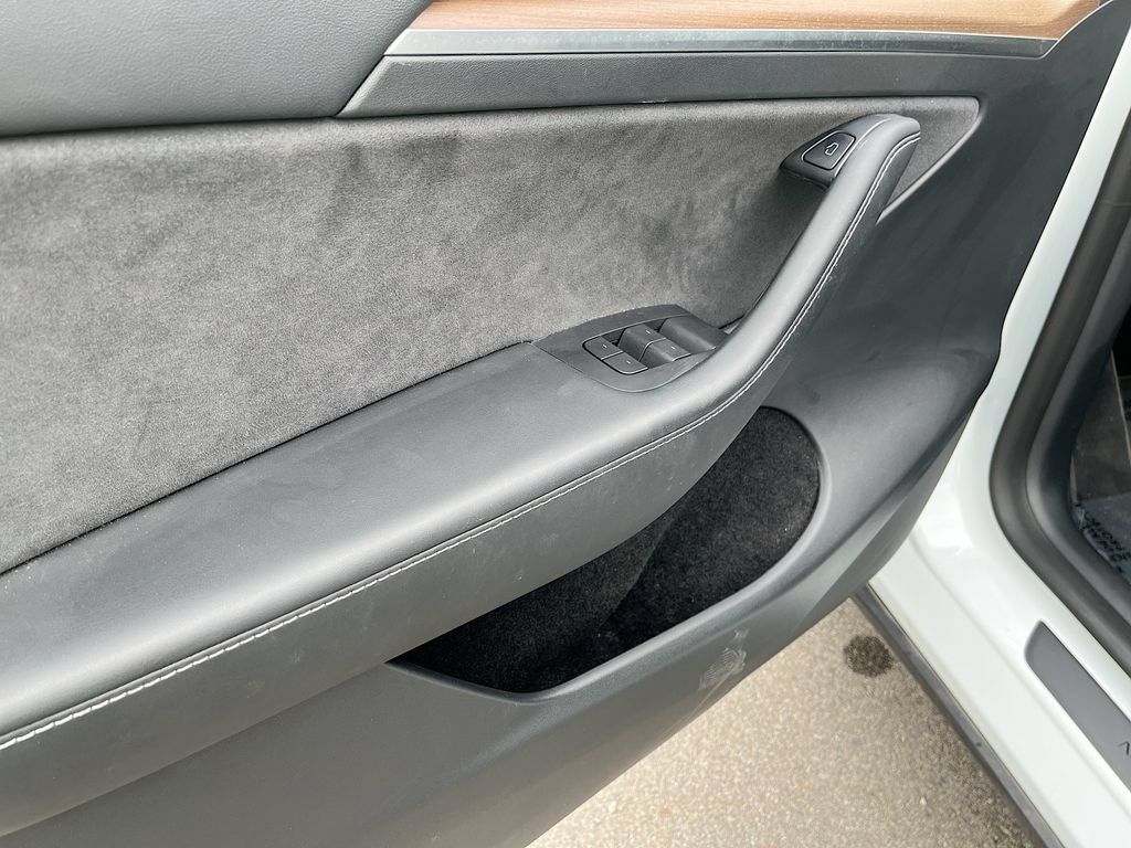 Used 2023 Tesla Model Y Long Range AWD/4WD image 16