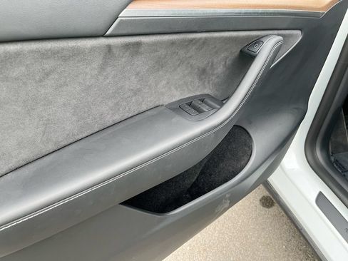 Used 2023 Tesla Model Y Long Range AWD/4WD image 16