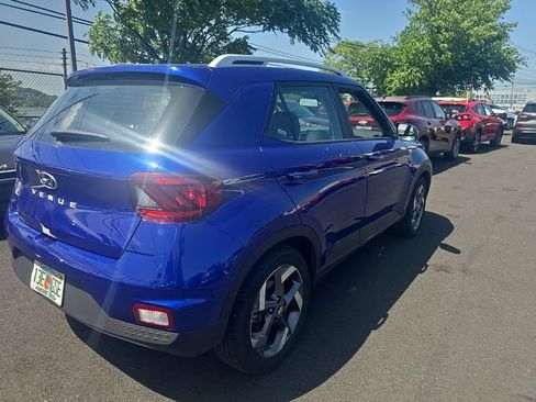 Used 2025 Hyundai Venue SEL FWD image 4