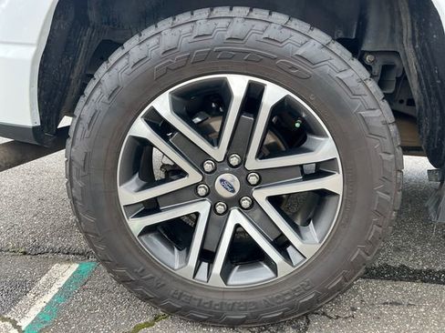 Used 2022 Ford F150 XL w/ STX Appearance Package RWD image 19