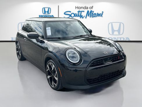 Used 2025 MINI Cooper S image 1