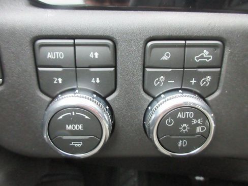 New 2026 GMC Sierra 1500 Elevation w/ Elevation Premium Package AWD/4WD image 18