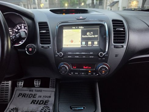 Used 2017 Kia Forte SX FWD image 28