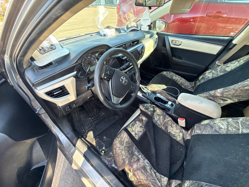 Used 2015 Toyota Corolla LE FWD image 9