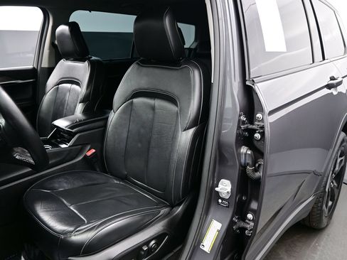 Used 2022 Jeep Grand Cherokee L Limited w/ Luxury Tech Group II AWD/4WD image 15