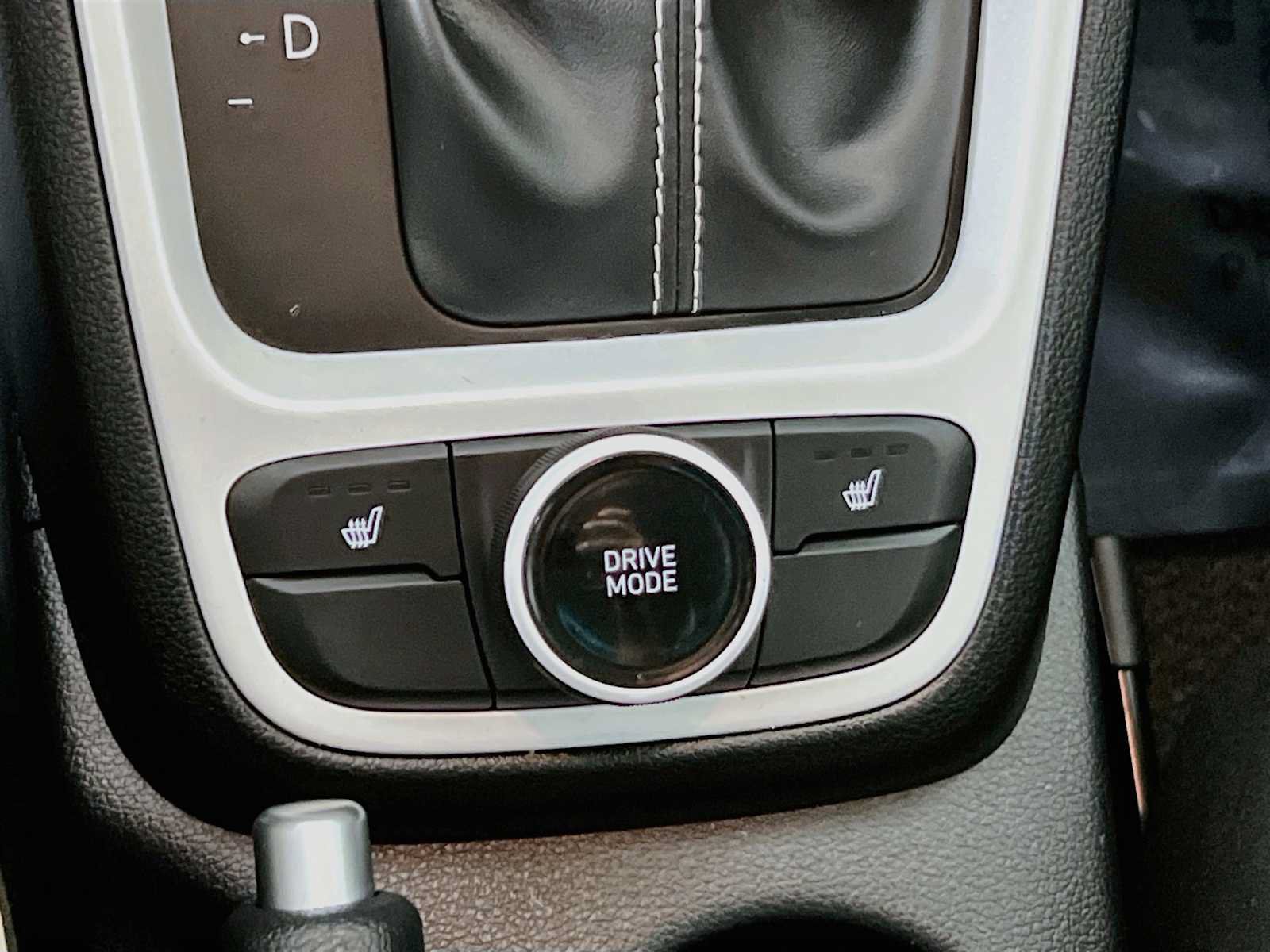 Certified 2026 Hyundai Venue SEL FWD image 21