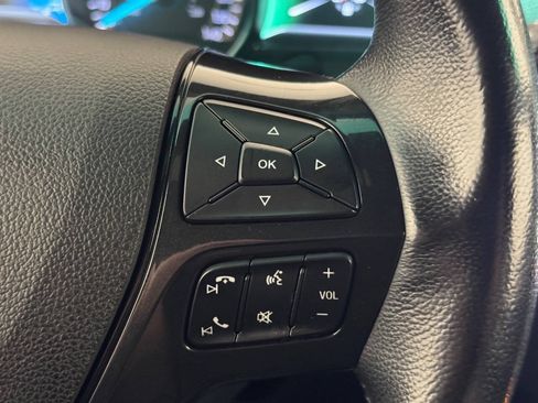 Used 2017 Ford Explorer XLT w/ XLT Technology Feature Bundle AWD/4WD image 27