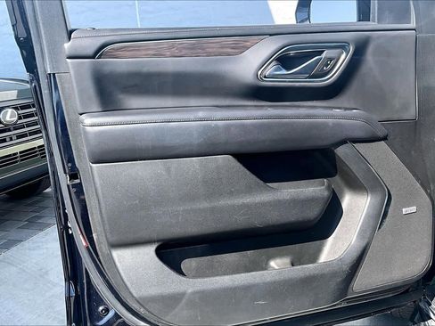 Used 2022 Chevrolet Suburban LT image 21