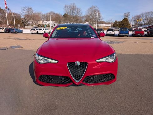 Used 2017 Alfa Romeo Giulia AWD image 8