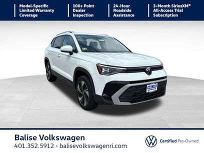 Certified 2025 Volkswagen Taos SE w/ Panoramic Sunroof Package