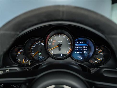 Certified 2018 Porsche 911 GT3 RWD image 18