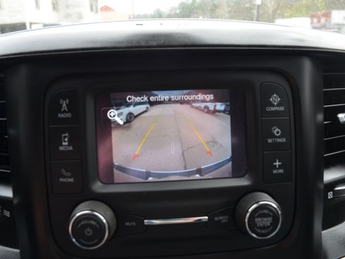 Used 2022 RAM 1500 Big Horn AWD/4WD image 12