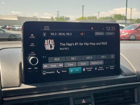 Used 2025 Honda Pilot Touring image 24