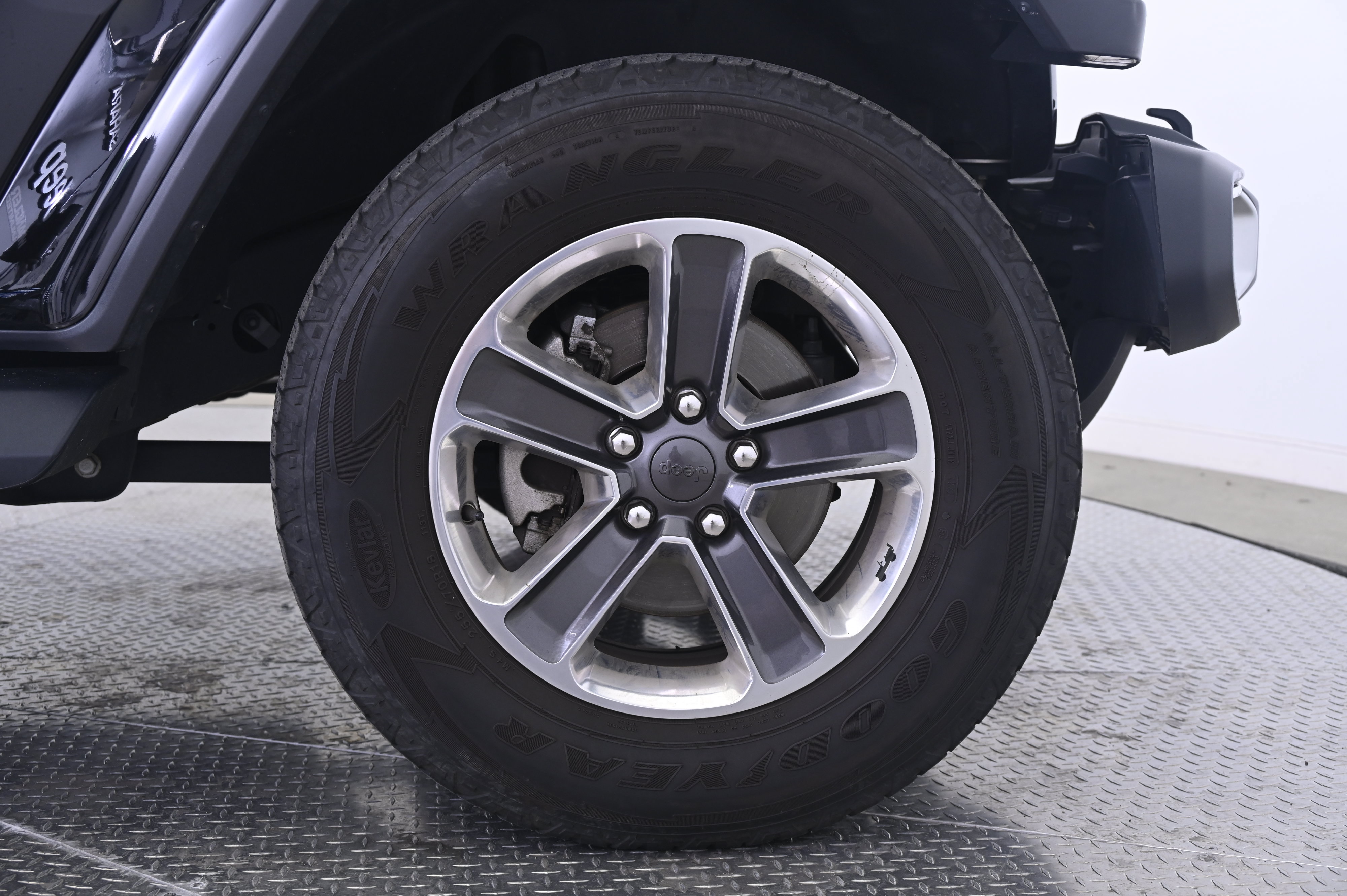 Used 2020 Jeep Wrangler Unlimited Sahara AWD/4WD image 14