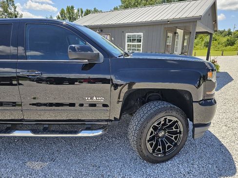 Used 2018 Chevrolet Silverado 1500 LT w/ Texas Edition AWD/4WD image 11