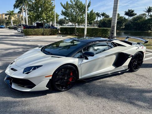 Used 2020 Lamborghini Aventador SVJ image 30