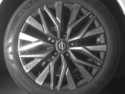 Used 2025 Nissan Altima 2.5 SV image 15