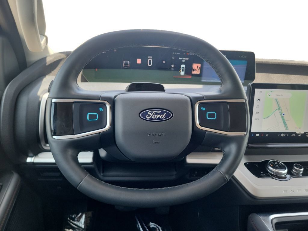Used 2025 Ford Expedition Active RWD image 13