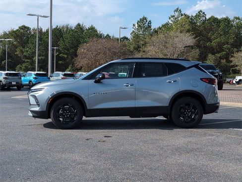 New 2026 Chevrolet Blazer LT image 2