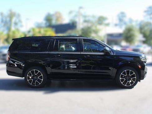 Used 2022 Chevrolet Suburban RST image 15