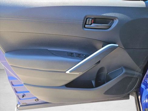 Used 2022 Toyota Corolla Cross LE FWD image 9