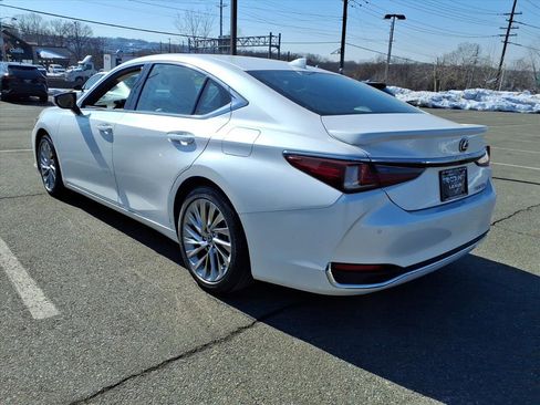 Certified 2023 Lexus ES 300h Ultra Luxury w/ Accessory Package (Z1) image 4