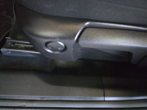 Used 2024 Mitsubishi Outlander ES image 18