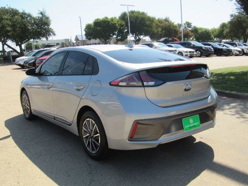 Used 2021 Hyundai Ioniq SE image 9