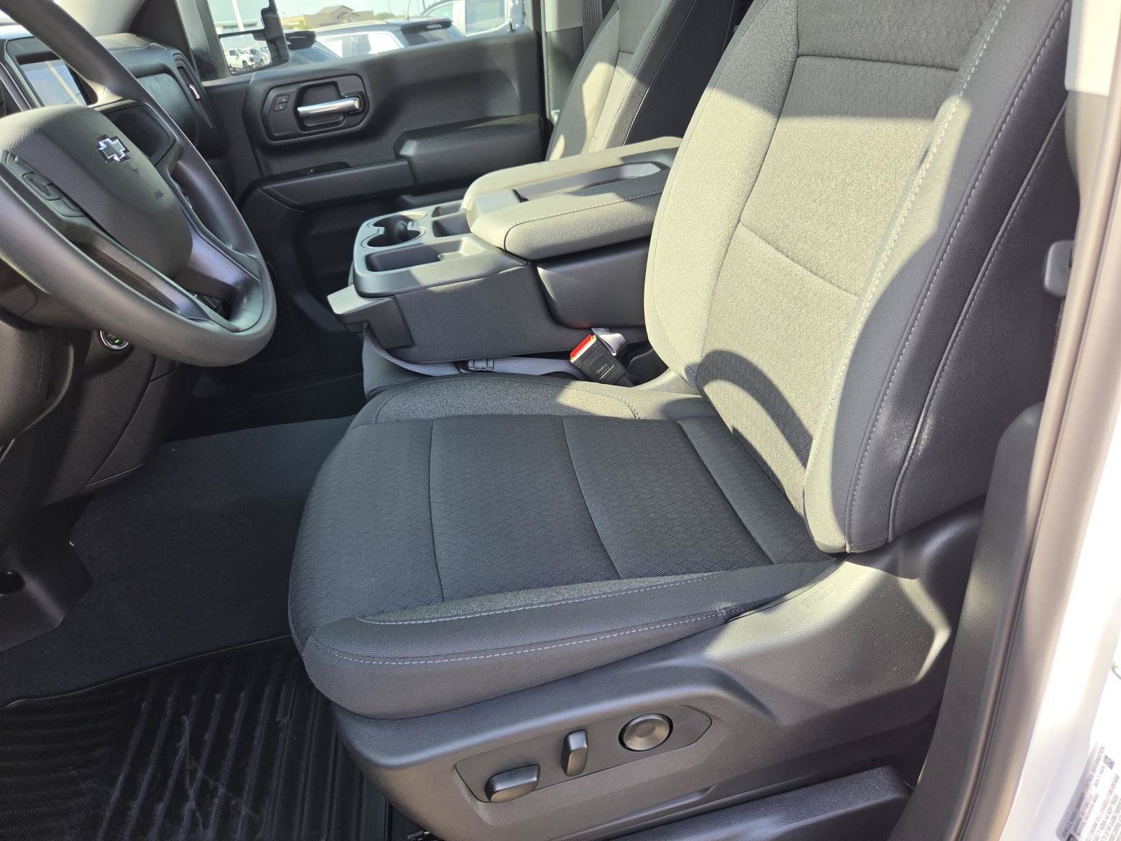 New 2026 Chevrolet Silverado 2500 Custom w/ Custom Value Package AWD/4WD image 15