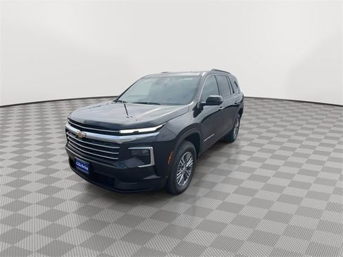 New 2025 Chevrolet Traverse LT w/ Driver Confidence Package image 3