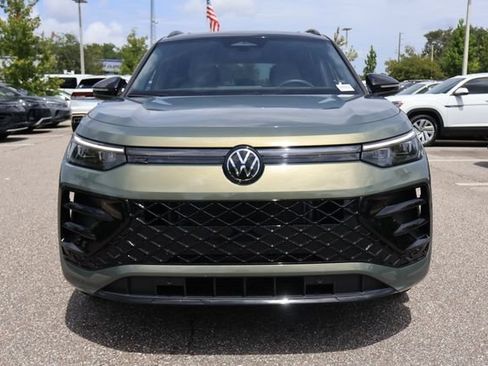 Certified 2026 Volkswagen Tiguan SE R-Line FWD image 3