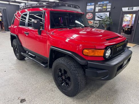 Used 2012 Toyota FJ Cruiser 4WD w/ Trail Teams Special Edition image 7