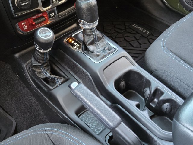 Used 2023 Jeep Wrangler Unlimited Rubicon 4xe AWD/4WD image 24