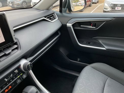 Used 2025 Toyota RAV4 XLE image 36