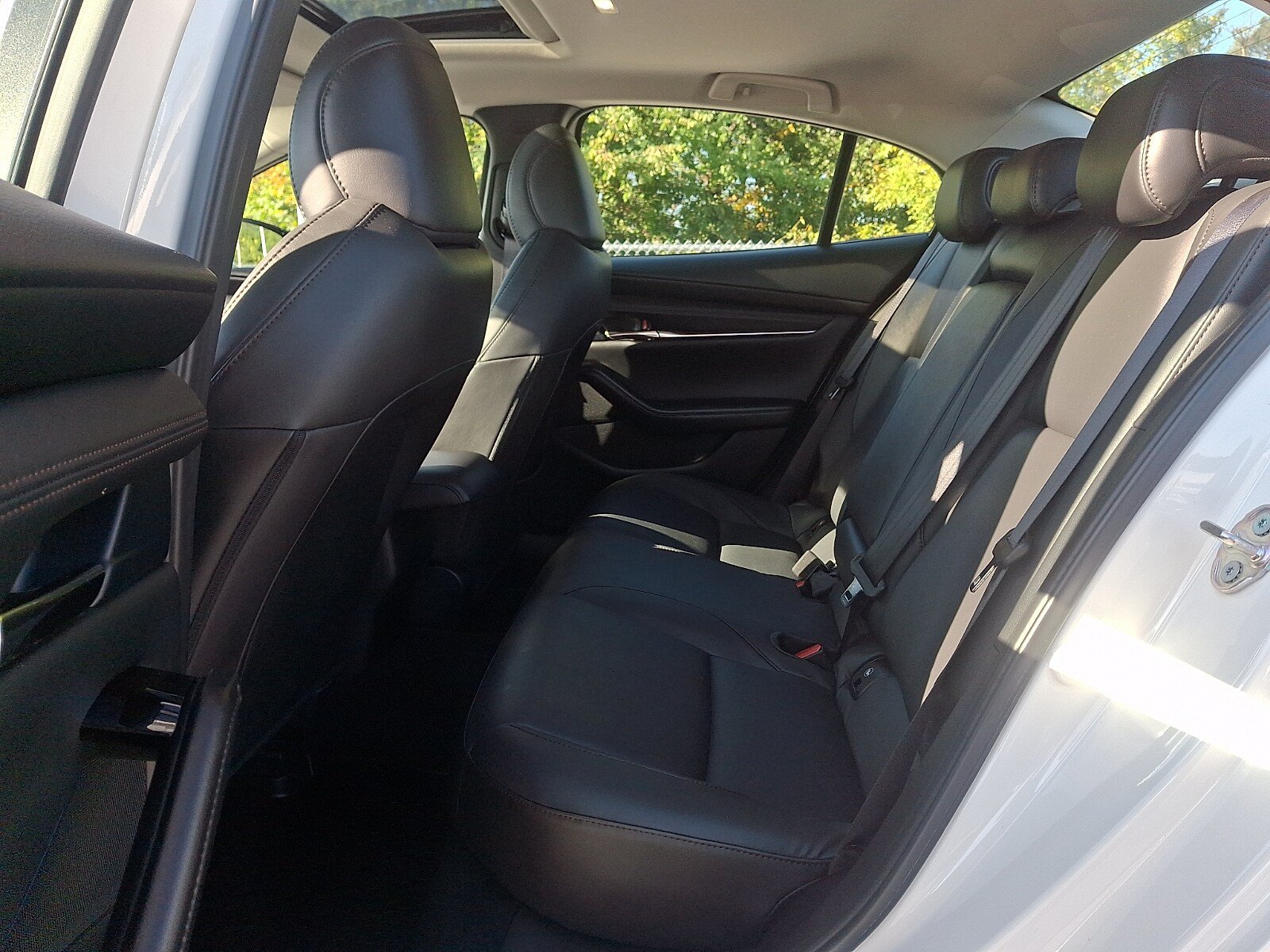 Used 2024 MAZDA MAZDA3 s FWD image 10