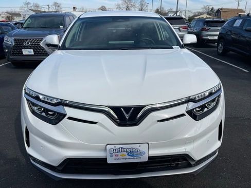 Used 2023 VinFast VF 8 Eco image 2