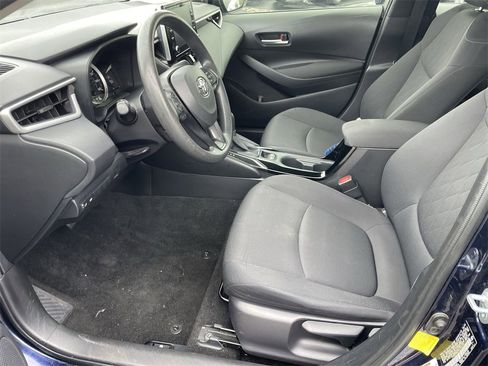 Used 2021 Toyota Corolla LE image 9