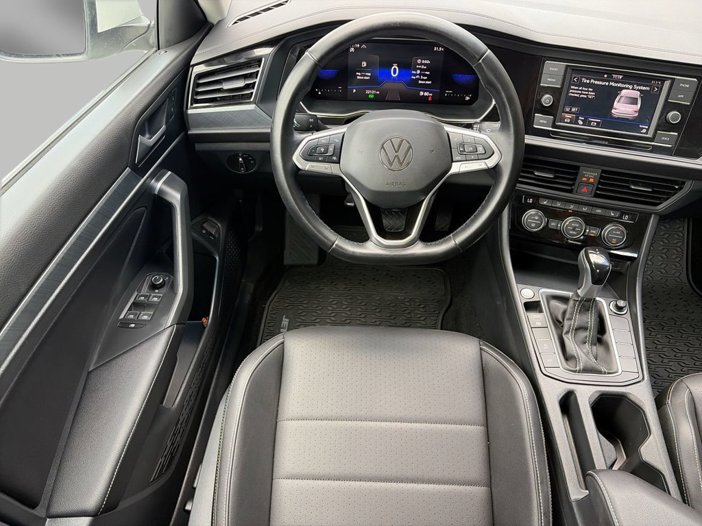 Used 2023 Volkswagen Jetta SE FWD image 13