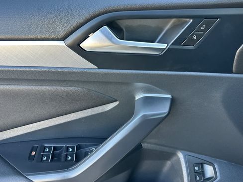 Used 2024 Volkswagen Jetta SE FWD image 10