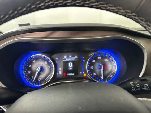 Used 2023 Chrysler Voyager LX image 17