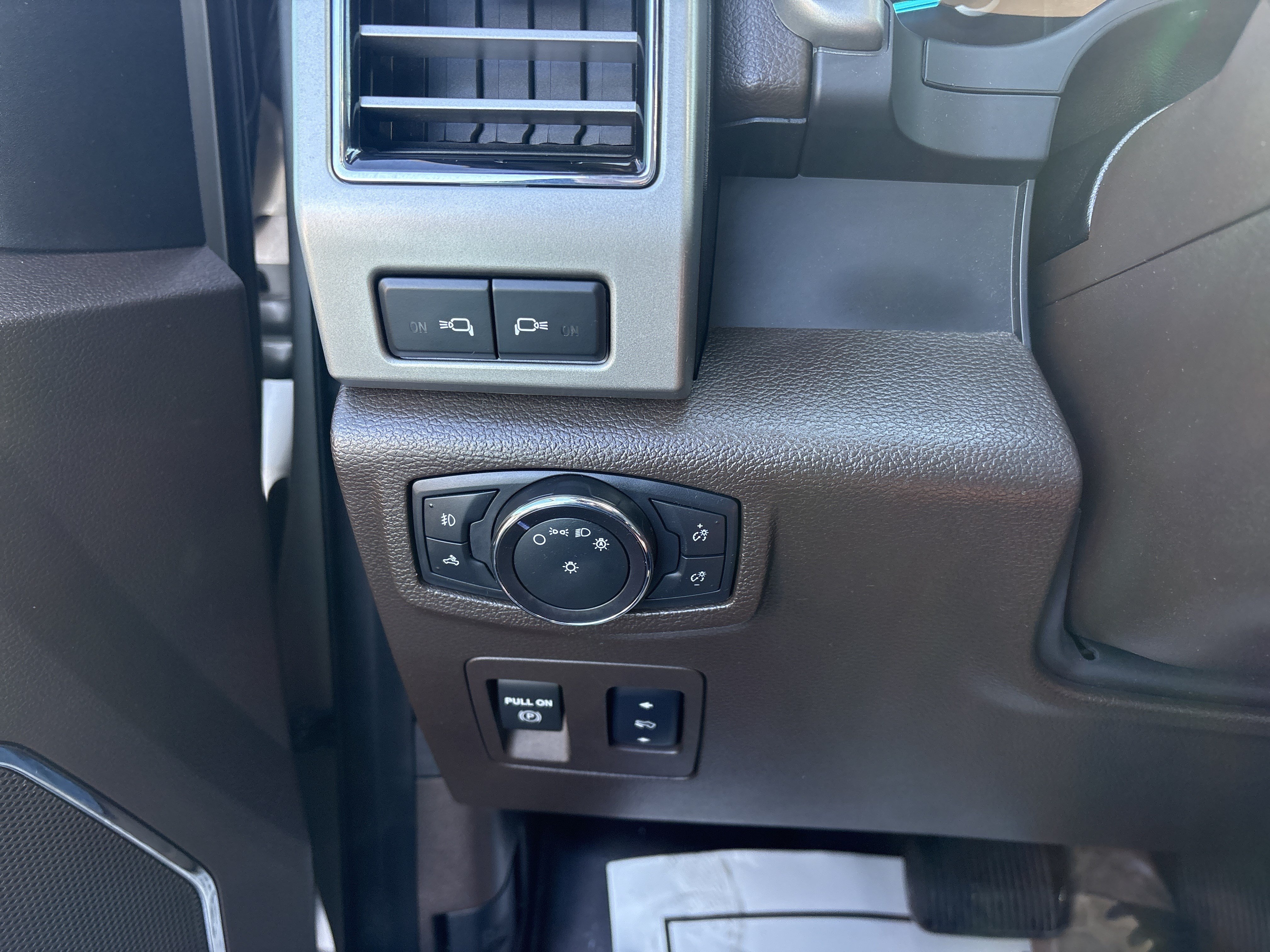 Used 2018 Ford F150 King Ranch w/ Equipment Group 601A Luxury AWD/4WD image 18